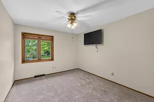 5377 S 48th St, Greenfield, WI 53220 - Photo 41