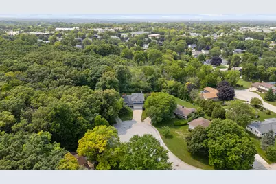5377 S 48th St, Greenfield, WI 53220 - Photo 11