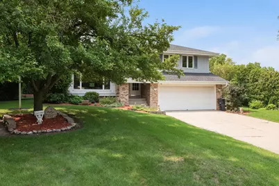 5377 S 48th St, Greenfield, WI 53220 - Photo 3