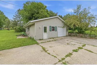 1307 E Lake St, Horicon, WI 53032 - Photo 19