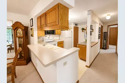 116 E Freistadt Rd #H, Thiensville, WI 53092 - Photo 7