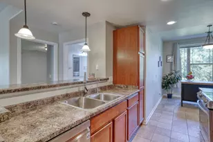 8667 S Deerwood Ln, Franklin, WI 53132 - Photo 13