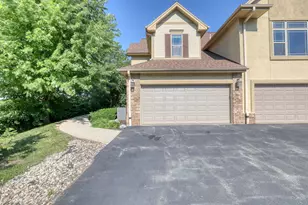 8667 S Deerwood Ln, Franklin, WI 53132 - Photo 33