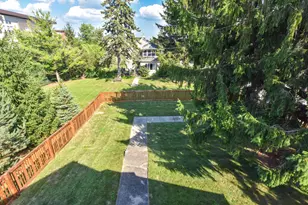 W161N9057 Hayes Ave, Menomonee Falls, WI 53051 - Photo 3