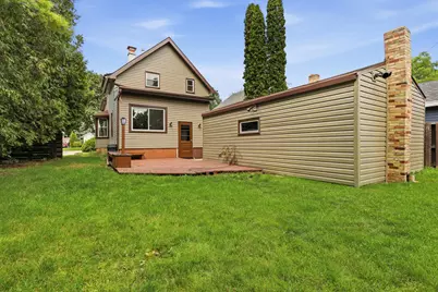 851 N 10th St, Manitowoc, WI 54220 - Photo 39