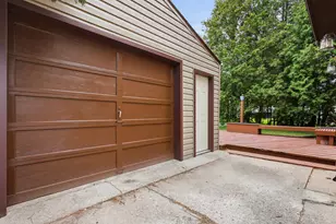 851 N 10th St, Manitowoc, WI 54220 - Photo 41