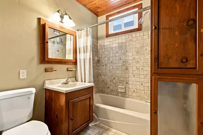 851 N 10th St, Manitowoc, WI 54220 - Photo 17