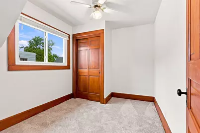 851 N 10th St, Manitowoc, WI 54220 - Photo 23