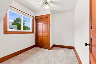 851 N 10th St, Manitowoc, WI 54220 - Photo 23
