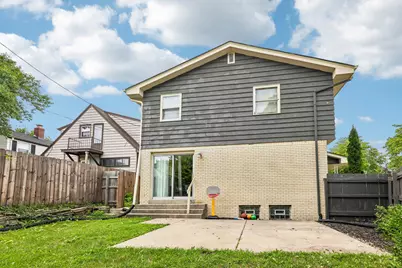9625 W Metcalf Pl, Milwaukee, WI 53222 - Photo 51