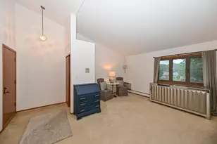 4015 S 84th St, Greenfield, WI 53228 - Photo 5