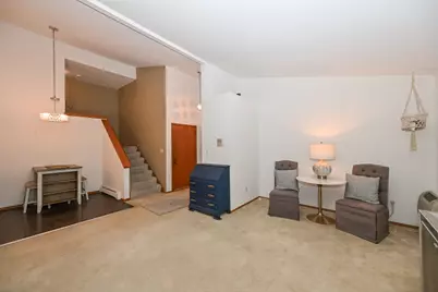 4015 S 84th St #8, Greenfield, WI 53228 - Photo 9
