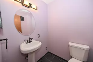 4015 S 84th St, Greenfield, WI 53228 - Photo 15
