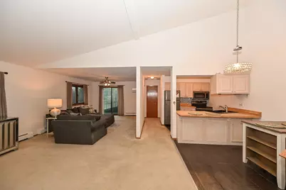 4015 S 84th St #8, Greenfield, WI 53228 - Photo 3
