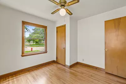 1818 E Fernwood Ave, Milwaukee, WI 53207 - Photo 17
