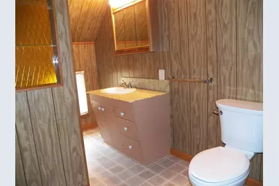 1015 S 18 St, Manitowoc, WI 54220 - Photo 25