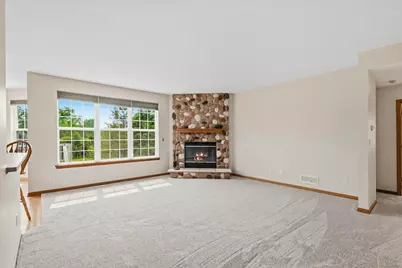 1709  Tumbleweed Cir, West Bend, WI 53095 - Photo 5
