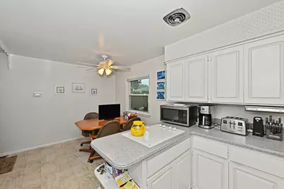 4036 N 81st St, Milwaukee, WI 53222 - Photo 11