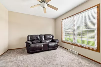 4145 W Anita Ln, Franklin, WI 53132 - Photo 7