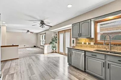 4145 W Anita Ln, Franklin, WI 53132 - Photo 9