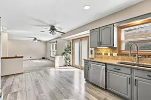 4145 W Anita Ln, Franklin, WI 53132 - Photo 9