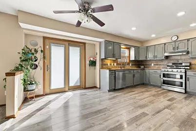 4145 W Anita Ln, Franklin, WI 53132 - Photo 3