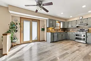 4145 W Anita Ln, Franklin, WI 53132 - Photo 3