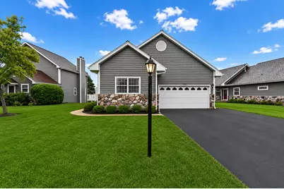 1855  Golfview Dr #35-10, Geneva, WI 53147 - Photo 5