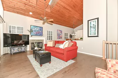 1855  Golfview Dr #35-10, Geneva, WI 53147 - Photo 11
