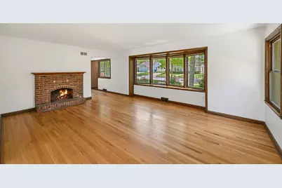 6319 N Bay Ridge Ave, Whitefish Bay, WI 53217 - Photo 5