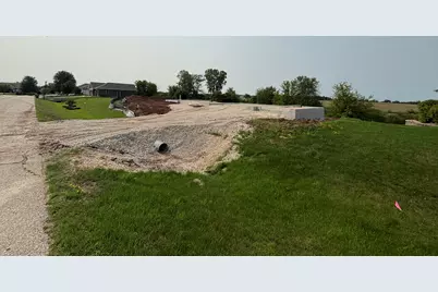 16  Trails End Ct, Fond du Lac, WI 54937 - Photo 9