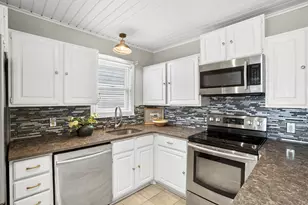 5412 N Bay Ridge Ave, Whitefish Bay, WI 53217 - Photo 9
