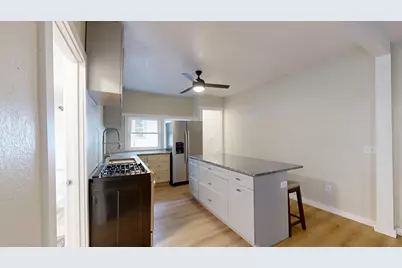 1303  Avon St #1301, La Crosse, WI 54603 - Photo 3