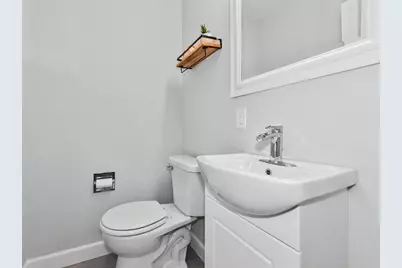 7820 W Barnard Ave, Greenfield, WI 53220 - Photo 17