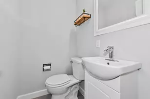 7820 W Barnard Ave, Greenfield, WI 53220 - Photo 17