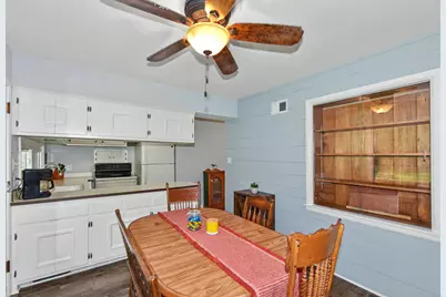 7820 W Barnard Ave, Greenfield, WI 53220 - Photo 9