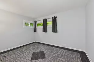 7820 W Barnard Ave, Greenfield, WI 53220 - Photo 21