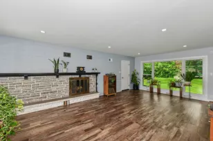 7820 W Barnard Ave, Greenfield, WI 53220 - Photo 7