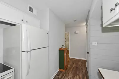 7820 W Barnard Ave, Greenfield, WI 53220 - Photo 13
