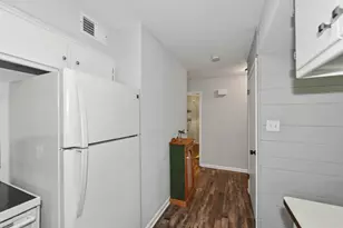7820 W Barnard Ave, Greenfield, WI 53220 - Photo 13