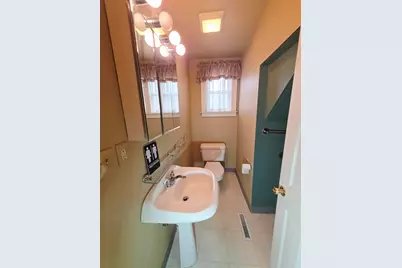 2563 N 12th St, Milwaukee, WI 53206 - Photo 11