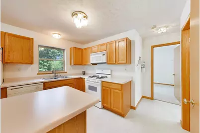 809  Spruce St, Twin Lakes, WI 53181 - Photo 9