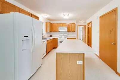 809  Spruce St, Twin Lakes, WI 53181 - Photo 7