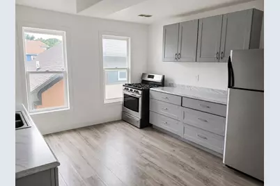 1027  Albert St, Racine, WI 53404 - Photo 11