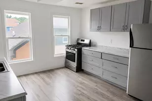 1027 Albert St, Racine, WI 53404 - Photo 11