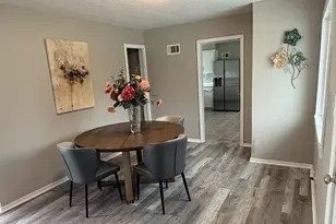 3230 S 112th St, West Allis, WI 53227 - Photo 9