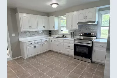 3230 S 112th St, West Allis, WI 53227 - Photo 5