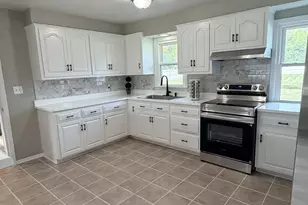 3230 S 112th St, West Allis, WI 53227 - Photo 5