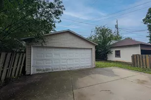 3223 N Marietta Ave, Milwaukee, WI 53211 - Photo 19