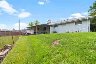 8826 S Patricia Blvd, Oak Creek, WI 53154 - Photo 19